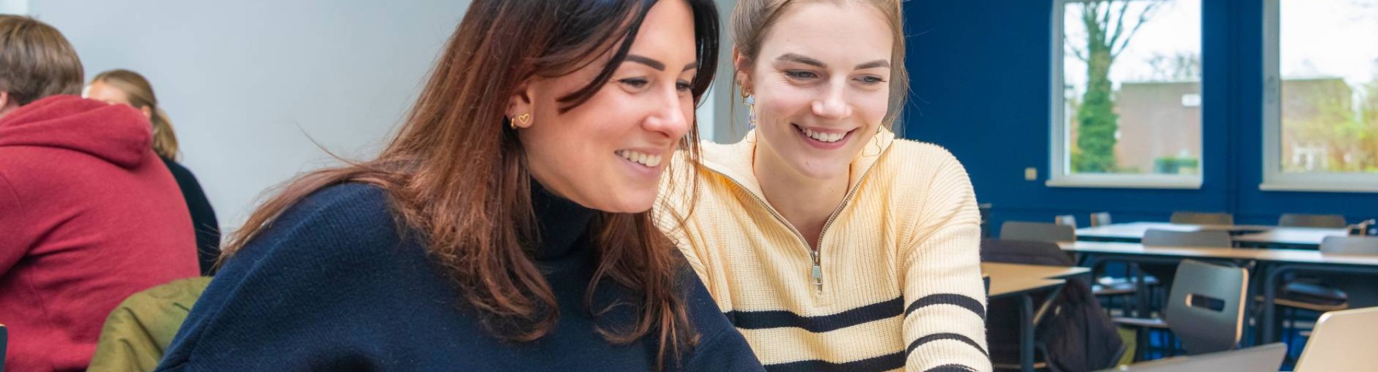 SW deeltijd Carlet en Jasmijn werken iets uit